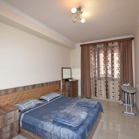 Armenak Apartment in Aram str Yerevan Bagian luar foto